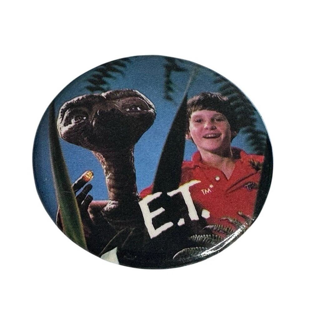 1982 ET The Extra Terrestrial w/Elliot Promo Button Pin Pinback Vintage